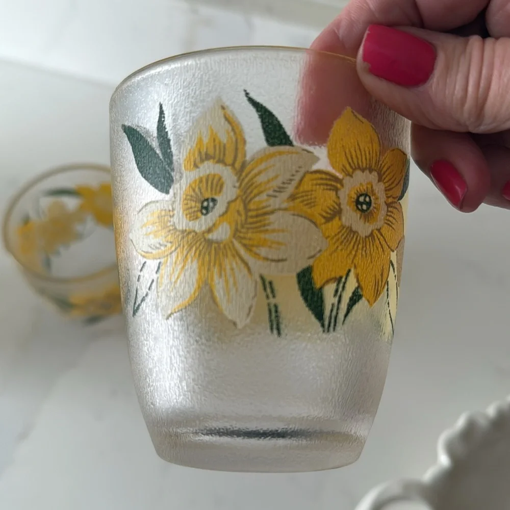 Vintage Stotter Juice Plastic Tumblers Daffodil Design Set of 6